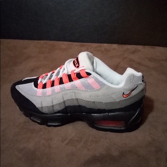 BRAND NEW NIKE AIR MAX 95 GREY AND ORANGE WITH BOX - Picture 1 of 3